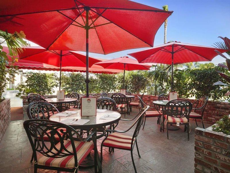 Ramada By Wyndham Costa Mesa/Newport Beach Eksteriør billede