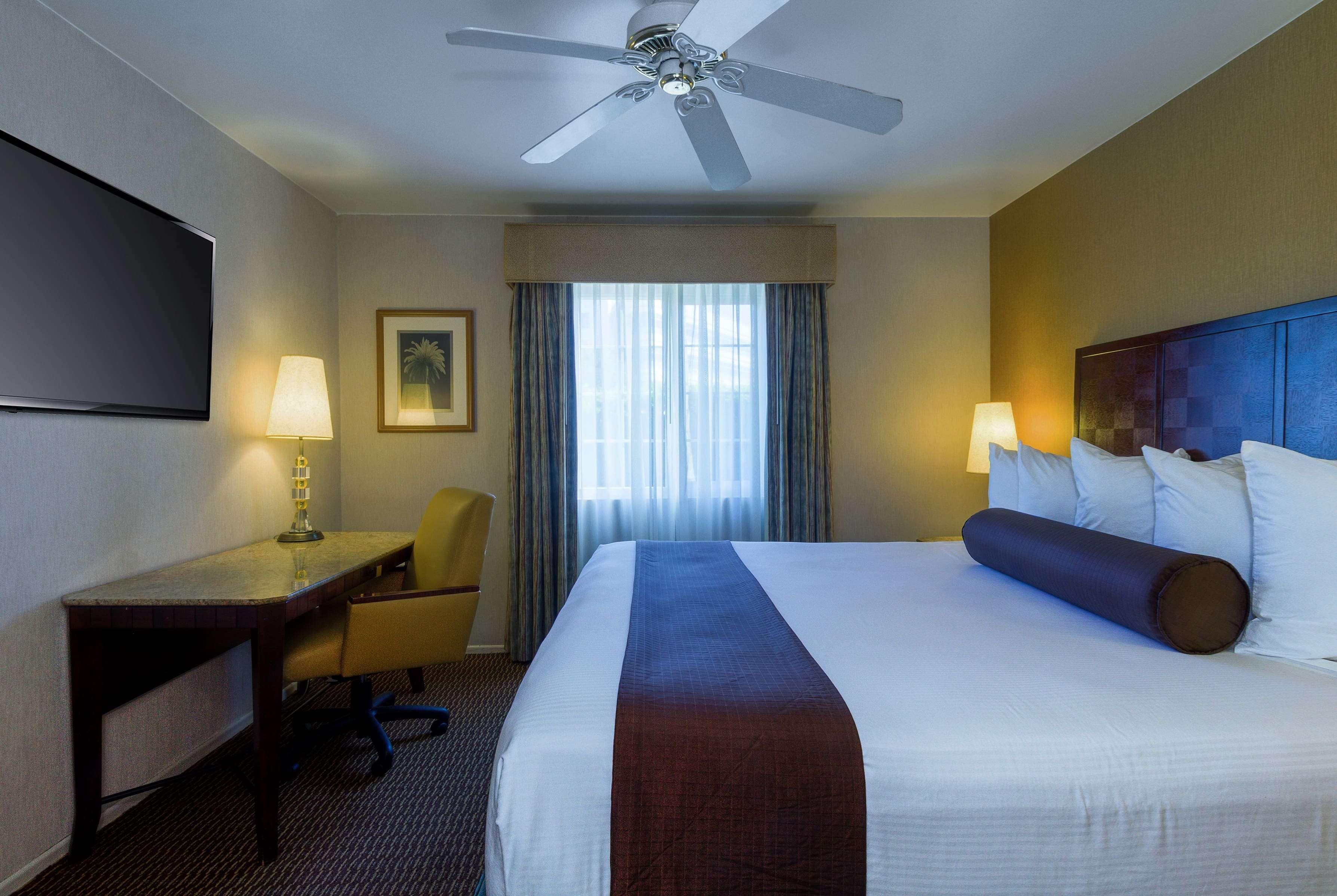 Ramada By Wyndham Costa Mesa/Newport Beach Eksteriør billede