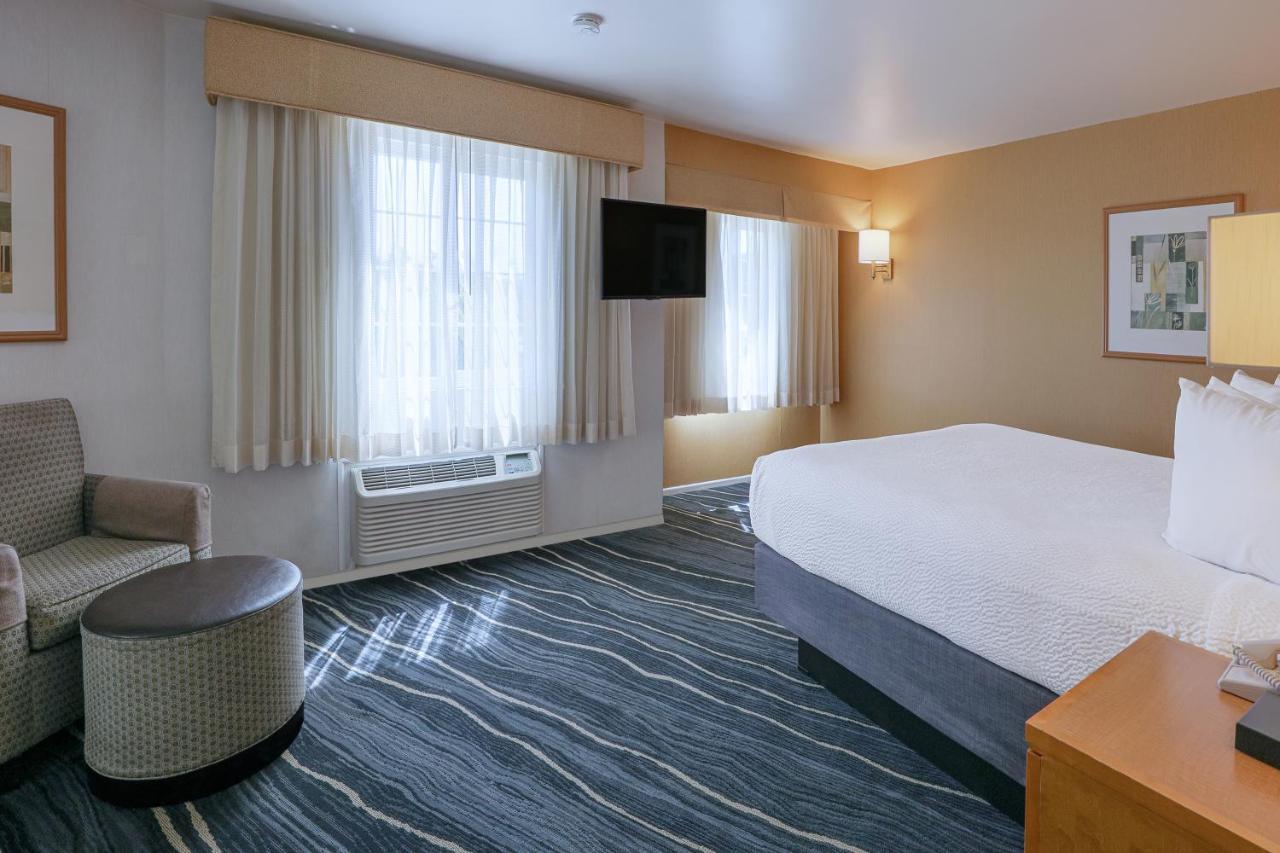 Ramada By Wyndham Costa Mesa/Newport Beach Eksteriør billede