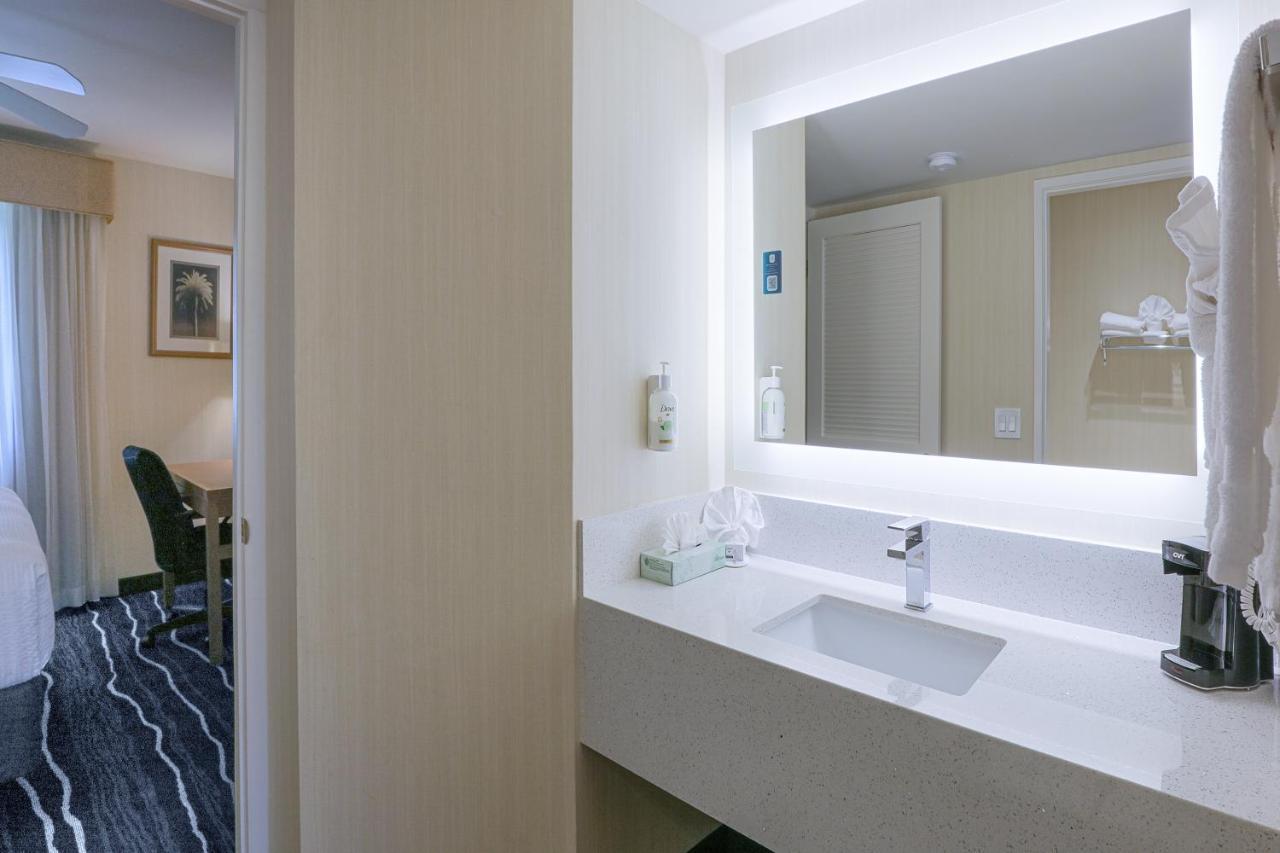 Ramada By Wyndham Costa Mesa/Newport Beach Eksteriør billede