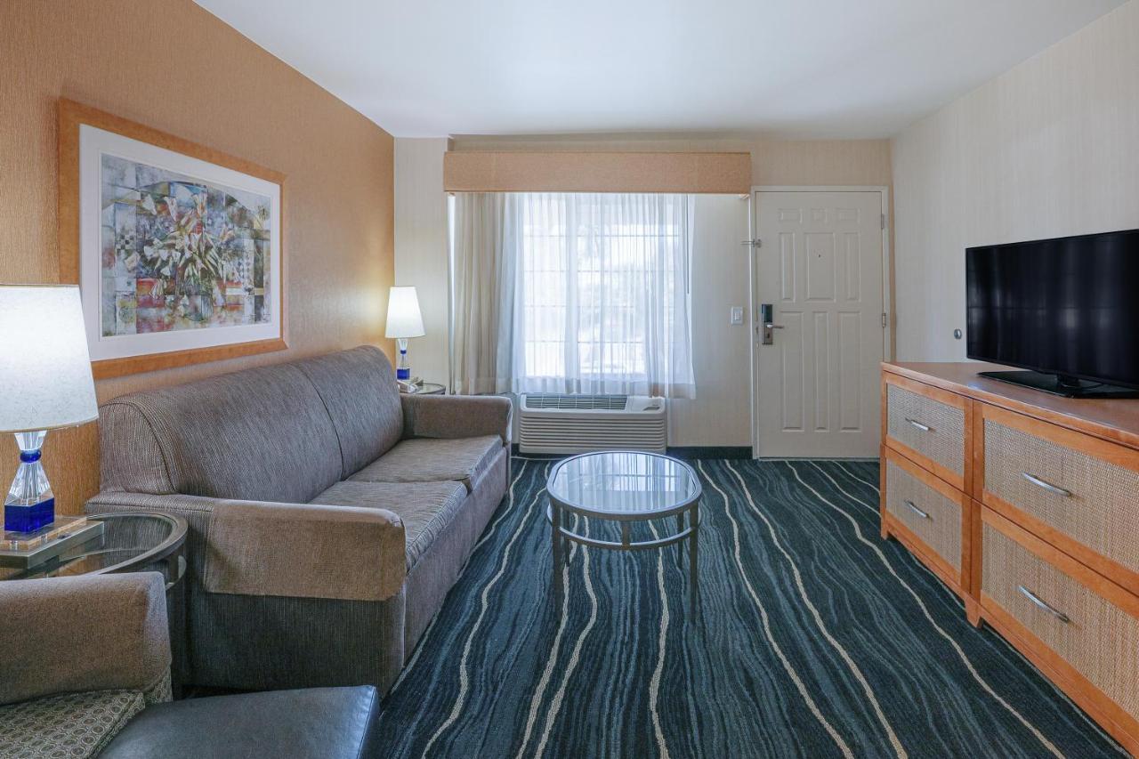 Ramada By Wyndham Costa Mesa/Newport Beach Eksteriør billede