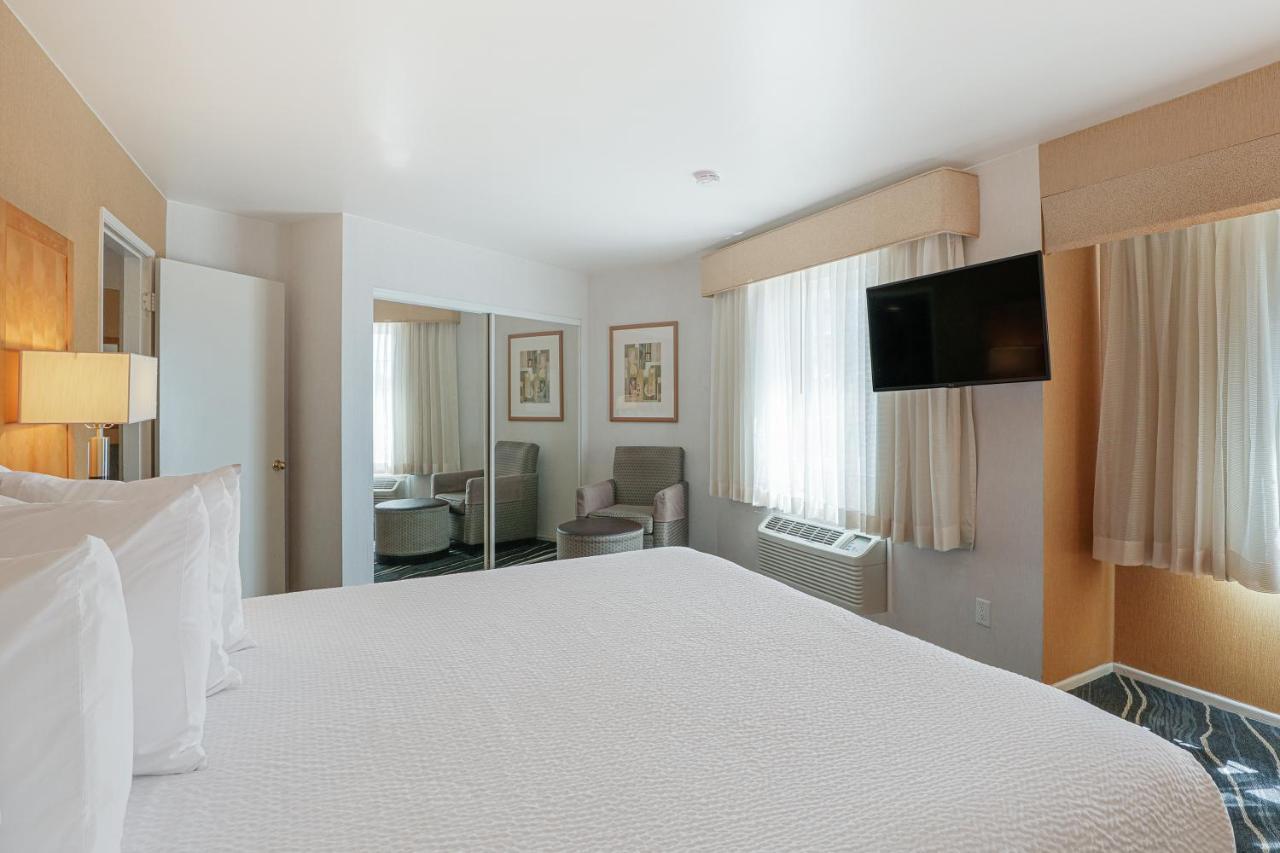 Ramada By Wyndham Costa Mesa/Newport Beach Eksteriør billede