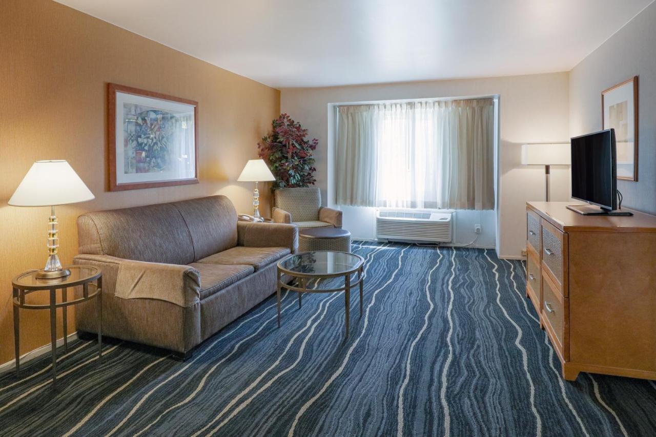 Ramada By Wyndham Costa Mesa/Newport Beach Eksteriør billede