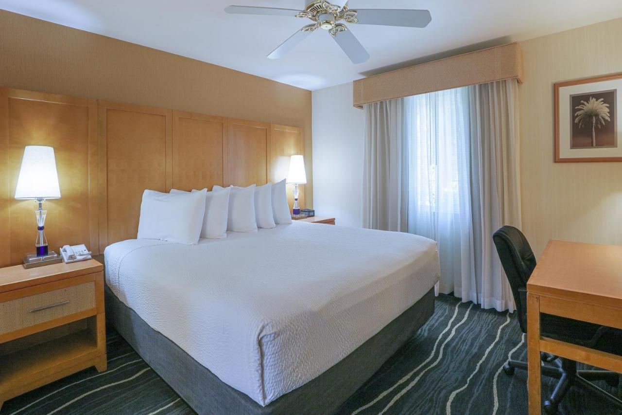 Ramada By Wyndham Costa Mesa/Newport Beach Eksteriør billede