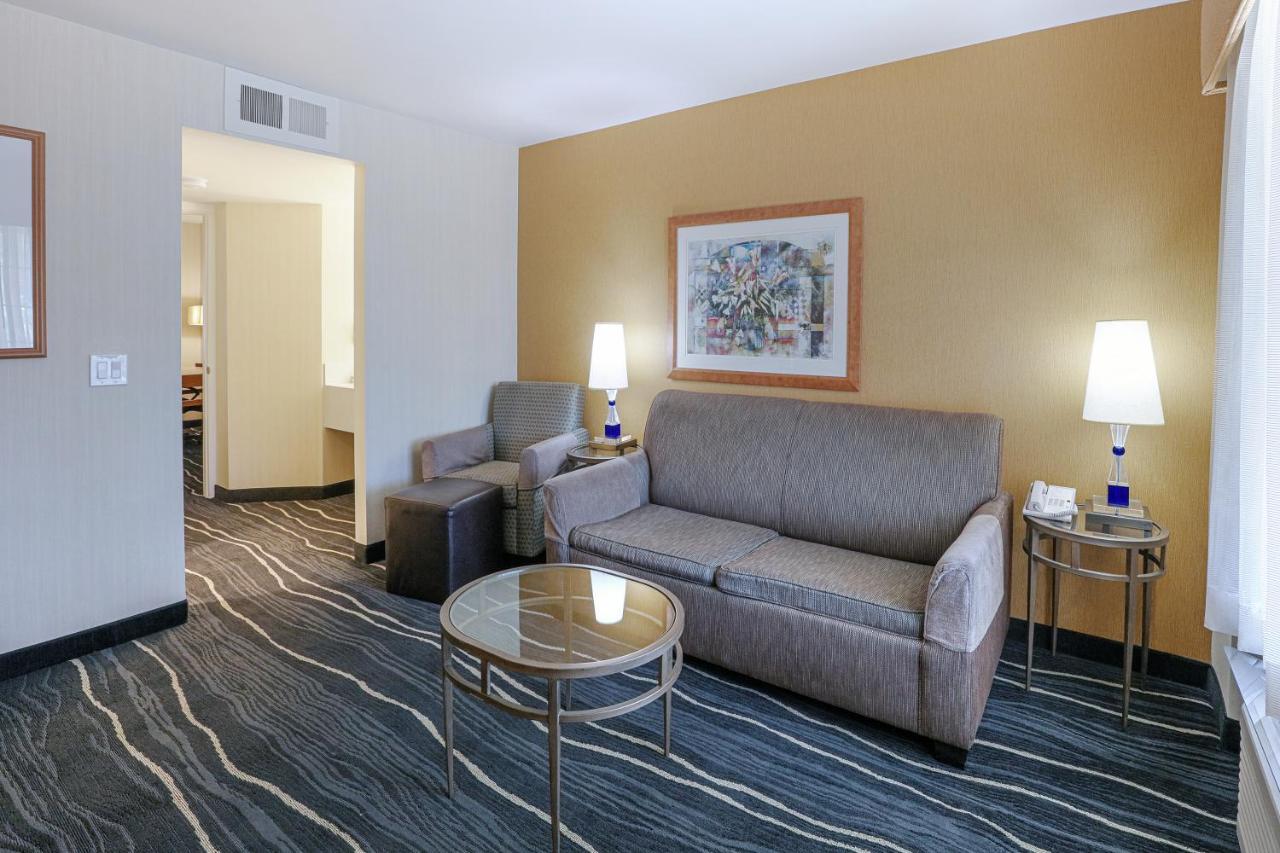 Ramada By Wyndham Costa Mesa/Newport Beach Eksteriør billede
