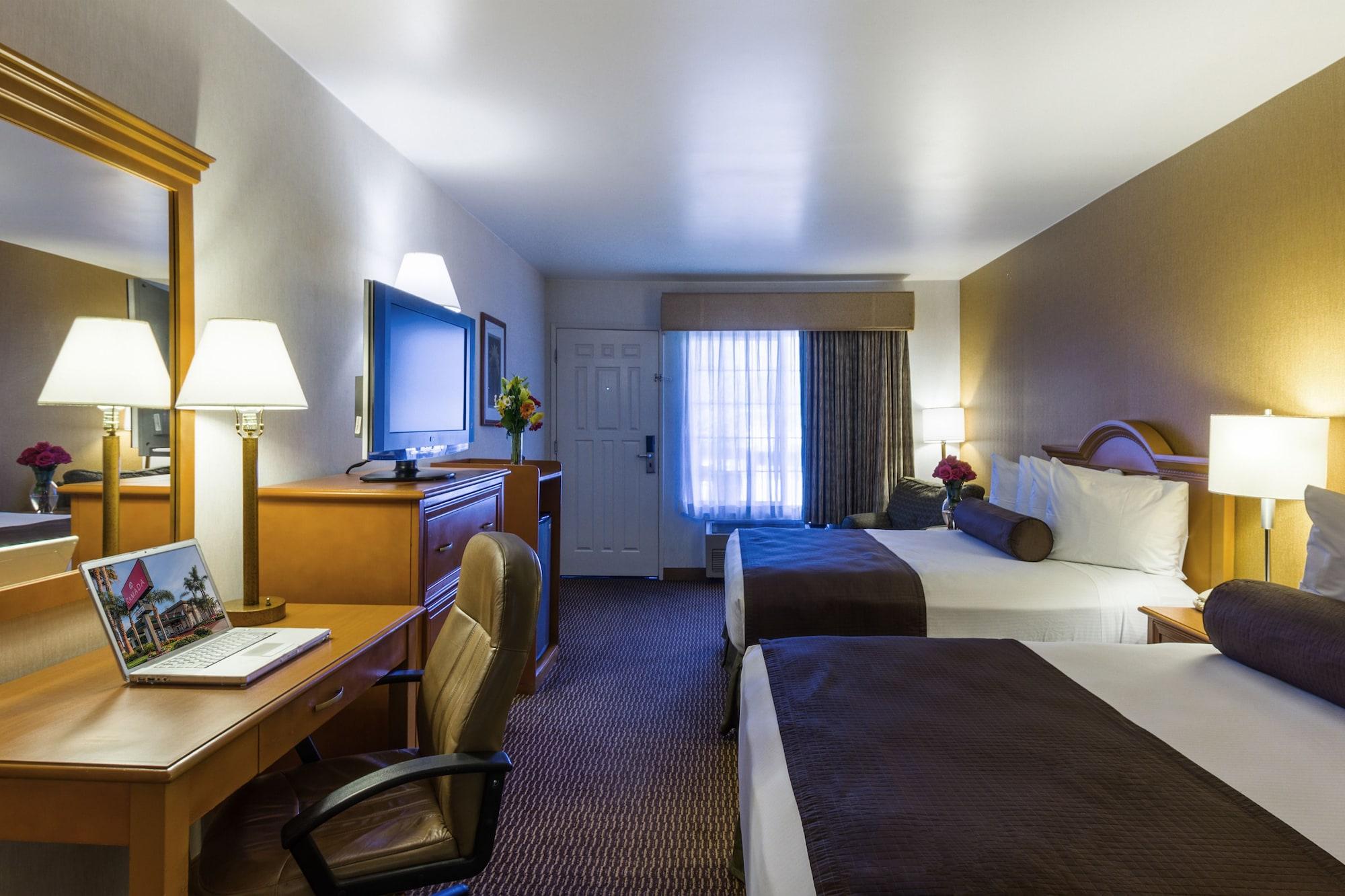 Ramada By Wyndham Costa Mesa/Newport Beach Eksteriør billede