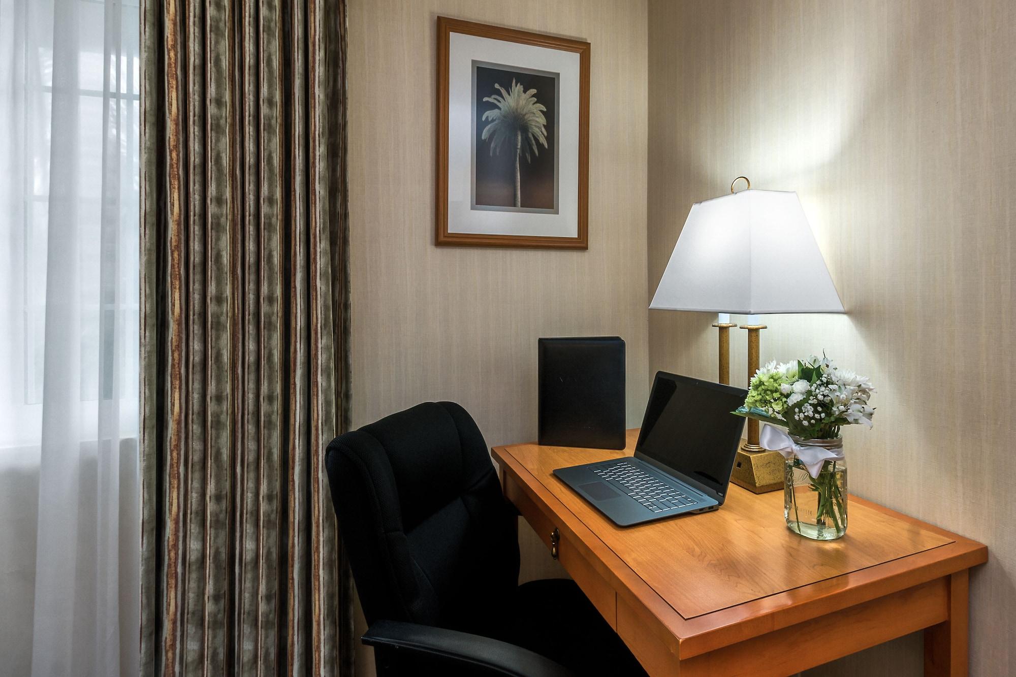 Ramada By Wyndham Costa Mesa/Newport Beach Eksteriør billede