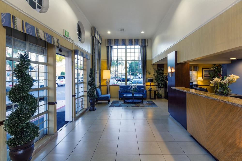 Ramada By Wyndham Costa Mesa/Newport Beach Eksteriør billede