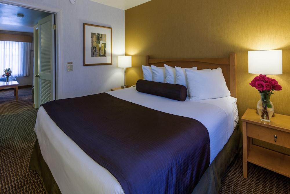 Ramada By Wyndham Costa Mesa/Newport Beach Eksteriør billede