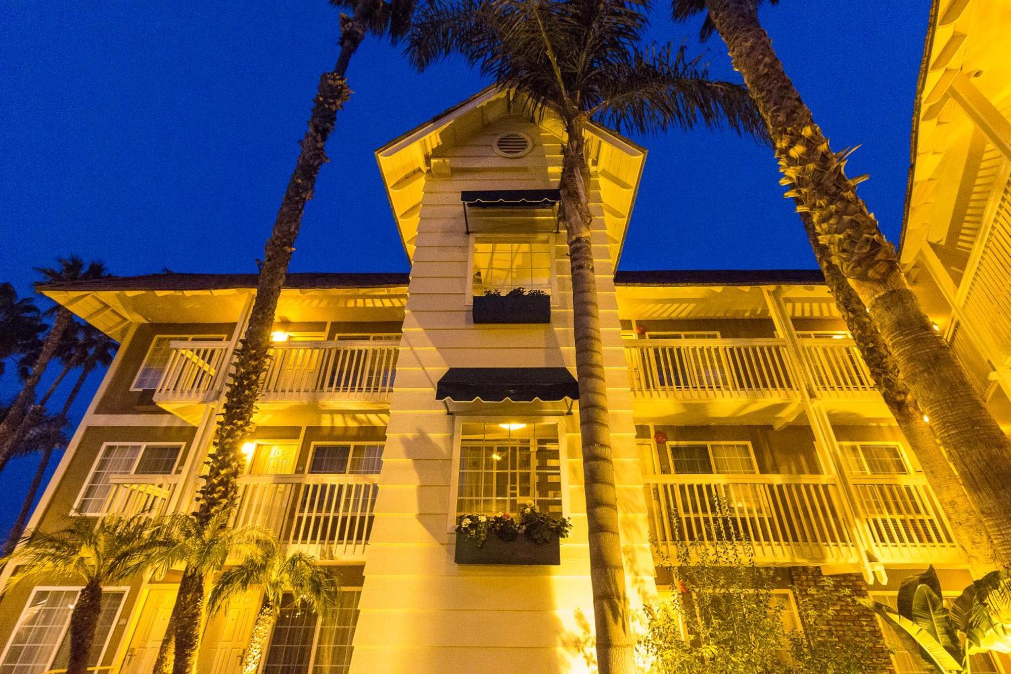 Ramada By Wyndham Costa Mesa/Newport Beach Eksteriør billede